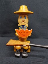 Vintage Bauer, Melonenesser mit Gewehr, Holzfigur 10cm Deko 60er Jahre sitzend