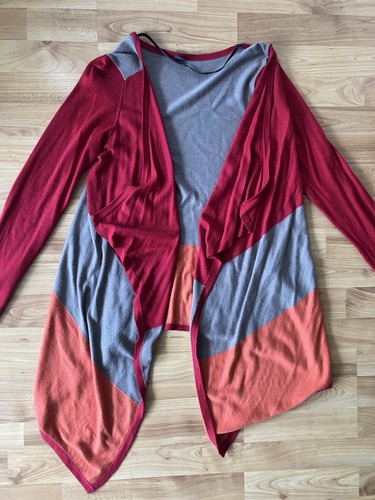 Asymmetrische strickjacke - asymmetrische,