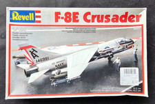 re04057/ REVELL 4057 - F-8E