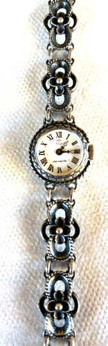 Schöne damen trachten uhr - trachten,