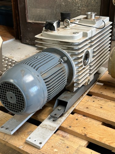 Leybold heraeus trivac d90a - trivac,