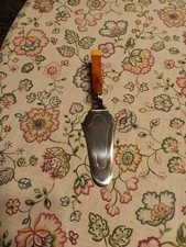 Vintage 50er Jahre Tortenheber silberfarben mit Bakelit Griff Art Deco Stil