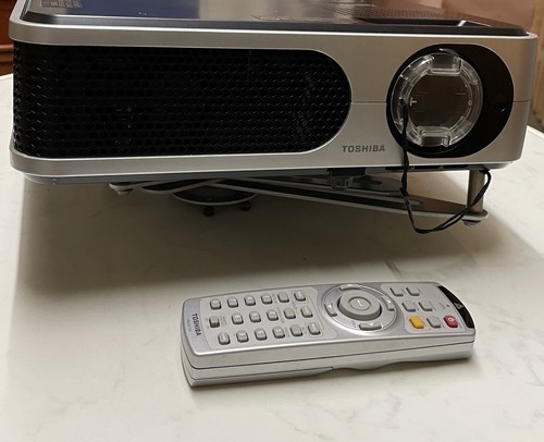 Toshiba tlp x2000 beamer - tlp-x2000,