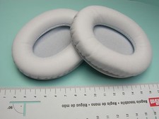 2 Ohrpolster  passend an  Monster Beats by Dr. Dre Studio HD Kopfhörer weiss