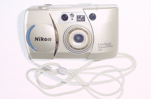 Nikon lite touch zoom - touch, af