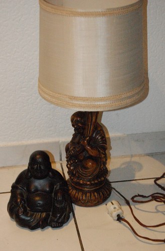 Alte tisch lampe - alte tisch, buddha