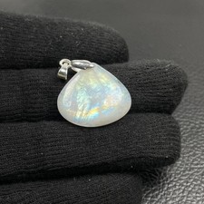 Mondstein Regenbogen Cabochon Anhänger mit beweglicher Kralle Nr. 4699
