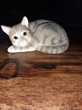 Kl Katzenfigur Country Artists Liegend Farbe Getigert guter Zustand