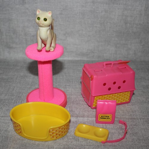 Fluffy barbie s poseable - -,