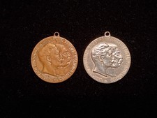 Deutsches Reich Österreich 2 Medaillen 4. August 1914 verschiedene Metalle, gebr