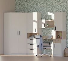 Jugendzimmer mit Eckschrank