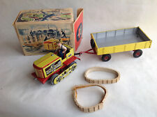 Raupenschlepper mit Anhänger