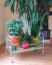 Altes Puppenbett Baby-Bett Metall Rollen Origianl um 1900 Antik Vintage