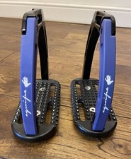 Equipe STAF14 Sicherheitssteigbügel schwarz Titan & lila austauschbarer Gummiarm