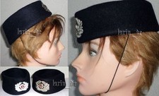 2x DDR Damen Mütze Kappe mit Abzeichen für Gefängnis / Eisenbahn Polizei Uniform DDR