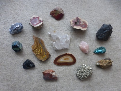 Kleine mineraliensammlung - kleine,