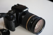 Canon EOS 400D DSLR mit