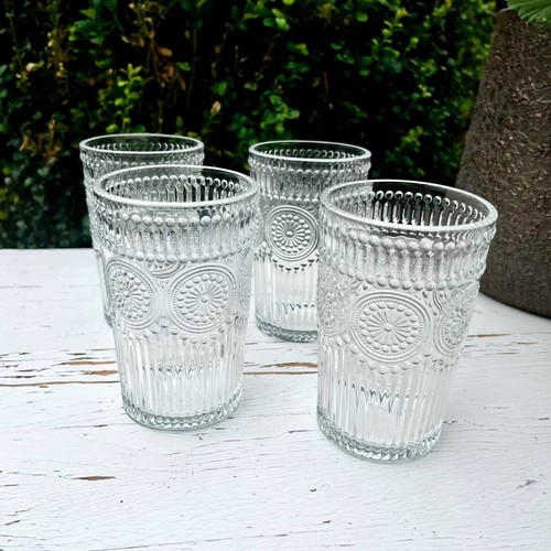 Becher aus geprägtem glas - geprägtem, |