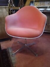 Original Eames Fiberglass Chair von Charles Eames Vitra