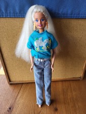 Hasbro, hübsche Hasbro Puppe, gebraucht, sehr guter Zustand, Kleidung Barbie