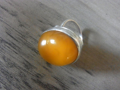 Ring mit bernstein - ring,