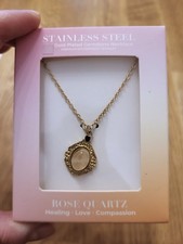 goldene Kette mit rose Quarz aus einer Boutique - Modeschmuck
