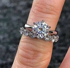 Massiver 4,50 kt Rundschliff