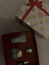 �� Estee Lauder Skincare