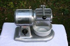 Profi Gastro Elektrische Käsereibe                    -Rg. ausge. Mwst.-