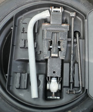 VW Golf 5 1K 6 Plus Bordwerkzeug Pannenset Wagenheber für Ersatzrad Notrad