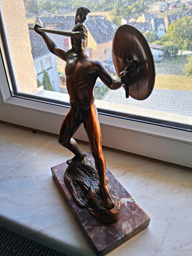 Krieger skulptur mit schild - skulptur,