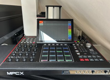 Akai MPC X inkl. Pro Pack –