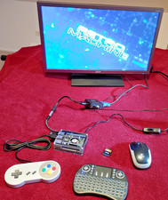 Raspberry Pi 4 Modell B, 4GB Monitor RetroPi Machine 512GB SD Tastatur Maus Pad