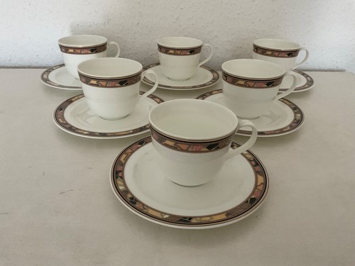 Kaffeeetasse mit untertasse - untertasse, v