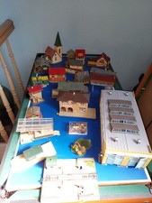 Modelleisenbahn,21x+ Häuser,Bäume,Figuren,usw.....s.Fotos Marken Konvolut,HO,TT?