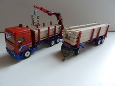 SIKU 3812 LKW mit Ladekran und Anhänger + Garage 1:55