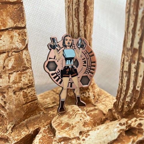 Lara croft tomb raider - croft, enamel