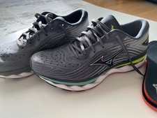 MIZUNO WAVE SKY 6 Herren Laufschuhe – Größe 43