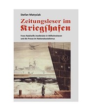 Zeitungsleser im Kriegshafen