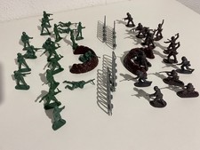 34 Stück Spielzeug Soldaten