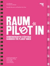 Raumpilot-in Lara Brezing