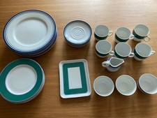 Clou und Classic Porzellan aus der Serie mit grünem Rand