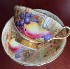 AYNSLEY ORCHARD GOLD TASSE MIT