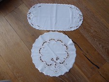 2 Weihnachtsdeckchen Tischdecken Läufer rund oval weiß creme rose gold Stickerei