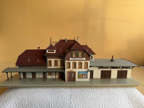Faller 110 bahnhof - b,