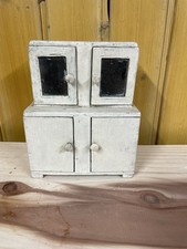 Alter Küchenschrank