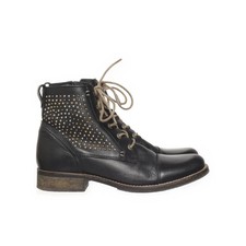 Sommerkind, Schnürstiefel