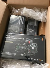 Blackmagic Ursa Mini Pro 4.6K (EF Mount) G2 mit UrsaViewfinder und Handgriff