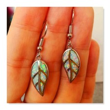 Weiße Opal Blatt Ohrringe
