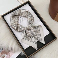 Quadratischer Schal leicht